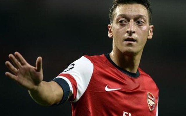 TIN VẮN SÁNG 17/10: Arsenal "hú vía" với Ozil