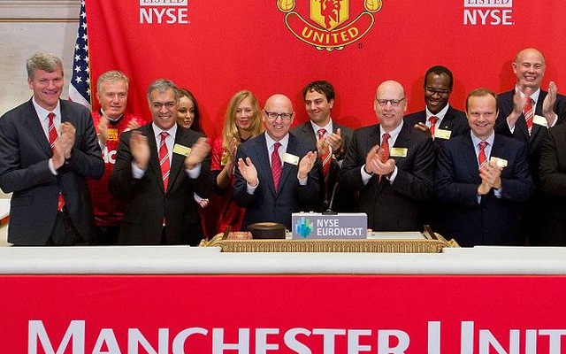 Nhà Glazer lại bán cổ phiếu Man United để đút túi 250 triệu bảng