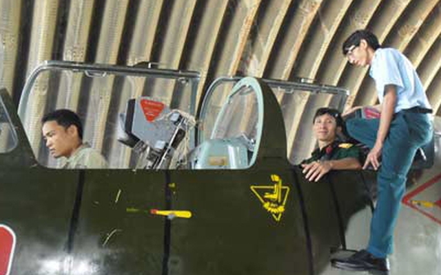Chuyện ít biết về tuyển phi công chiến đấu ở Việt Nam