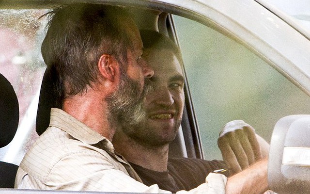 Robert Pattinson lột xác trong phim mới The Rover