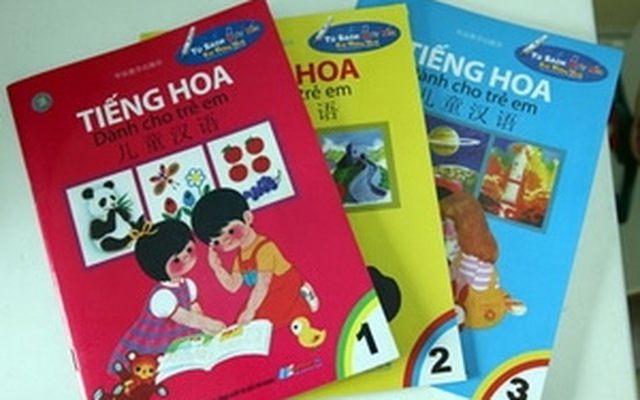 Sách tiếng Hoa thiếu nhi in ‘đường lưỡi bò’