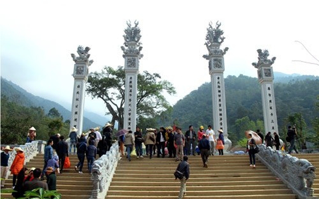 Lên Tây Thiên, 'đến với Phật, về với Mẫu'