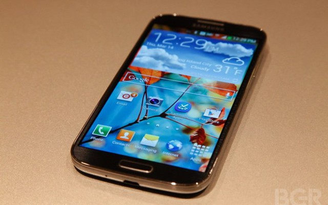 Bạn có nên"tậu" Samsung Galaxy S IV?