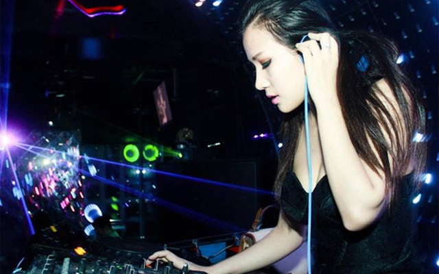 Nghe DJ 9X xinh đẹp kể về cuộc sống trên bar