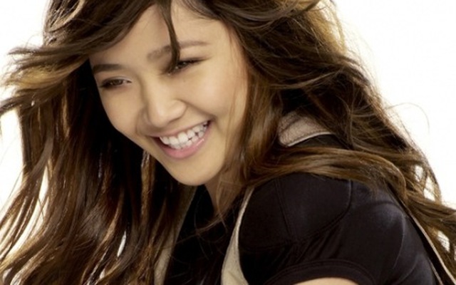 “Thiên thần châu Á” Charice úp mở thừa nhận đồng tính