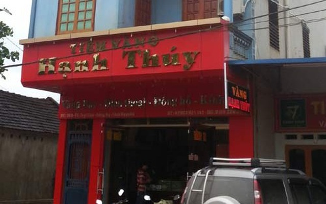 Chùm ảnh: Hiện trường vụ nã súng cướp tiệm vàng ở Thái Nguyên