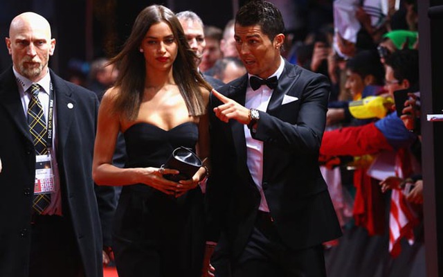 Irina bải oải vì thói... hứng tình của Ronaldo