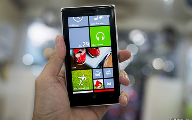 Lumia 925 có giá bán chính thức: 10.999.000 đồng, bán ra ngày 25/8