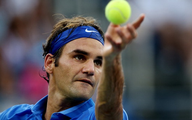 US Open 2013 - Tàu tốc hành Federer lại trật xích