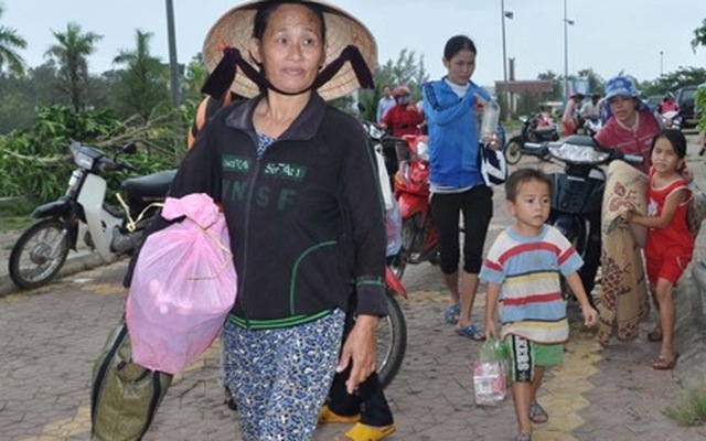 Thoát siêu bão, Quảng Nam - Quảng Ngãi đi tránh bão về nhà