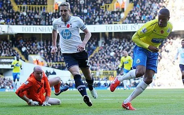 Tai nạn bất ngờ, Tottenham “gãy cánh” trên sân nhà