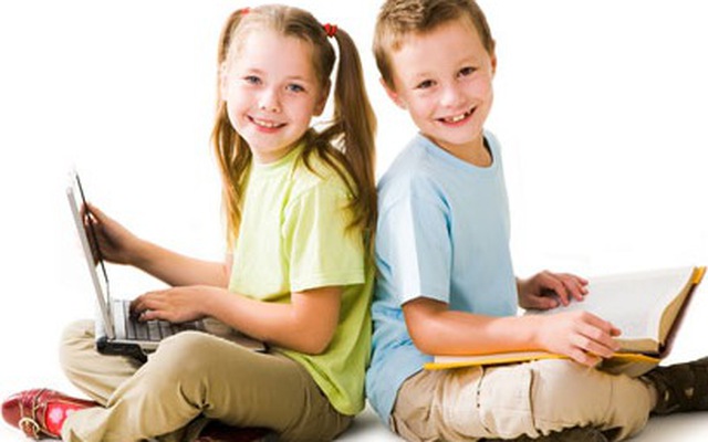 Có nên cho trẻ sớm sử dụng laptop?