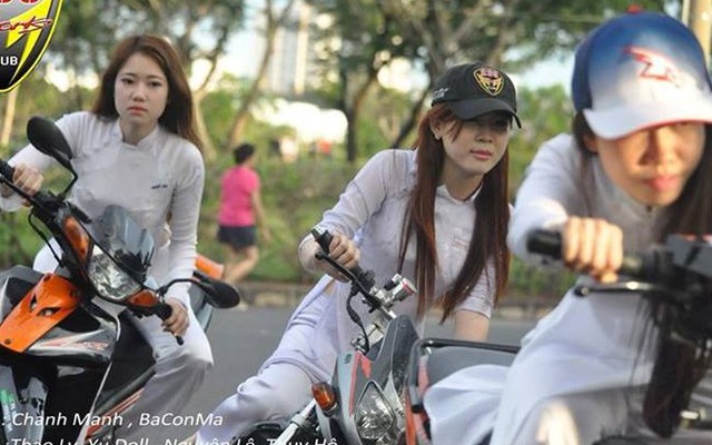 Lộ diện 3 nữ sinh mặc áo dài cưỡi môtô "phi như bay" trên đường