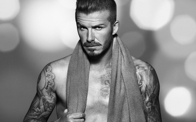 David Beckham gia nhập ban nhạc, chơi trống