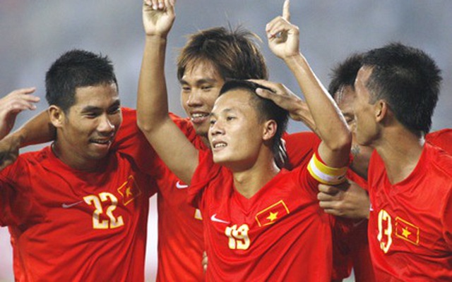 ĐT Việt Nam đối đầu CLB của huyền thoại Real Madrid