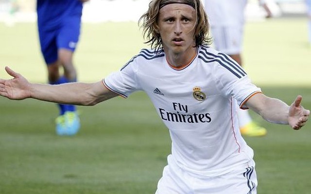 TIN VẮN CHIỀU 17/12: Man United vẫn đeo đuổi Modric