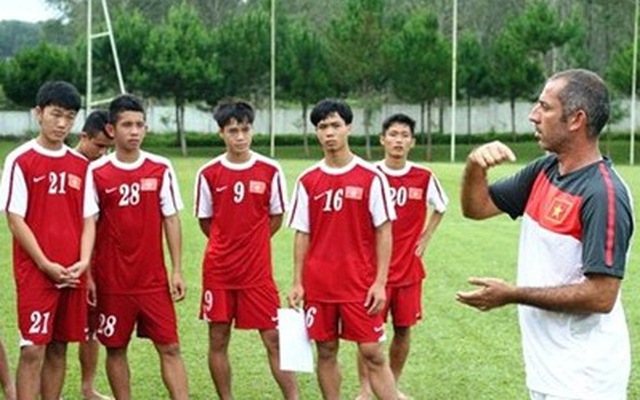 U19 Việt Nam chuẩn bị đụng độ U19 Barca, Arsenal