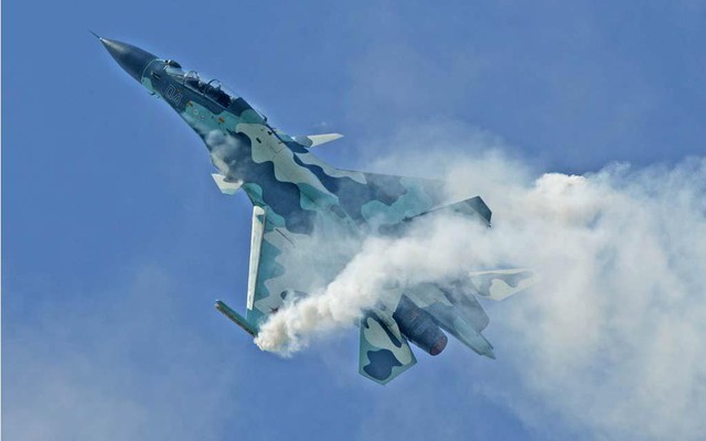 Khoảnh khắc Su-30MK 'tan xác' tại Triển lãm hàng không Paris 1999