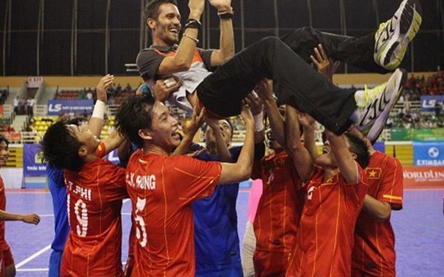 ĐT Futsal Việt Nam bất ngờ đánh bại ĐKVĐ thế giới Brazil
