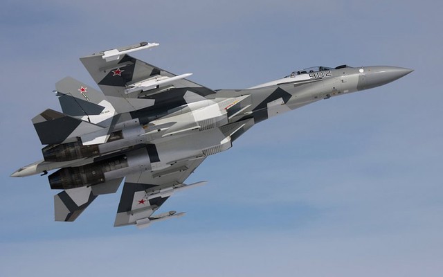 Su-35 Nga và F-35 Mỹ: Chiến đấu cơ nào đáng gờm hơn?