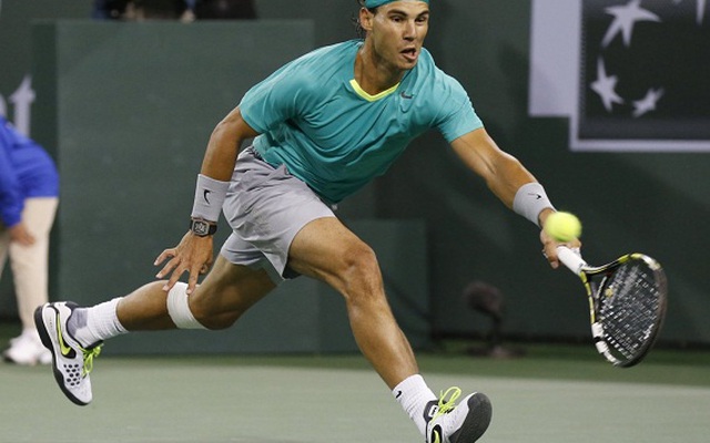 Nadal toả sáng ngày trở lại với mặt sân cứng