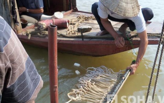 Thợ lặn sông Hồng: "Có thể bác sỹ thẩm mỹ đã rạch bụng nạn nhân"