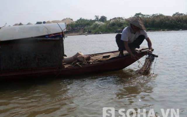 Vụ ném xác khách hàng xuống sông: Có thể 21 ngày thi thể mới nổi