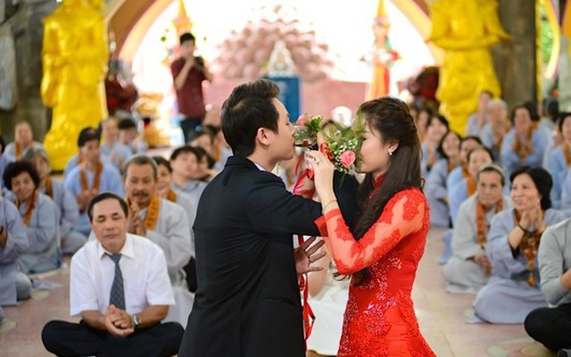 Hôn lễ theo đạo Phật của Đăng Khôi và vợ hot girl