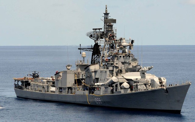 Tàu chiến Ấn Độ tới Việt Nam mang tên lửa 'khủng'