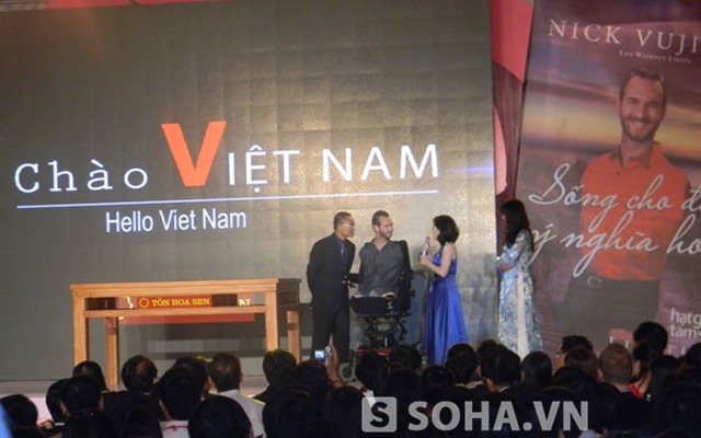 Giới trẻ Việt 'mê tít' vì Nick Vujicic không ngừng nói tiếng Việt