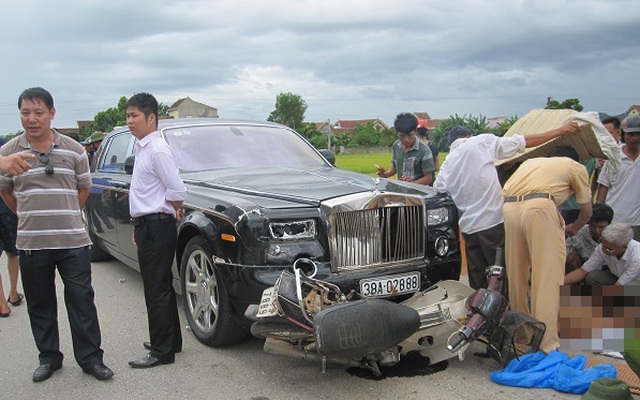 Nghệ An: 2 người tử vong sau khi va chạm với 'siêu xe'