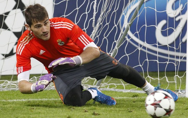 Man City “trải thảm đỏ” đón Casillas: Lối thoát cho cả hai