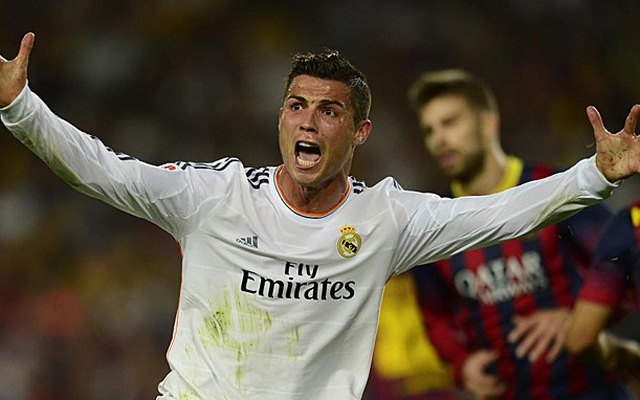 Pha penalty đầy tranh cãi của Cris Ronaldo