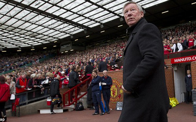 Lợi dụng Sir Alex Ferguson nghỉ hưu để kiếm tiền