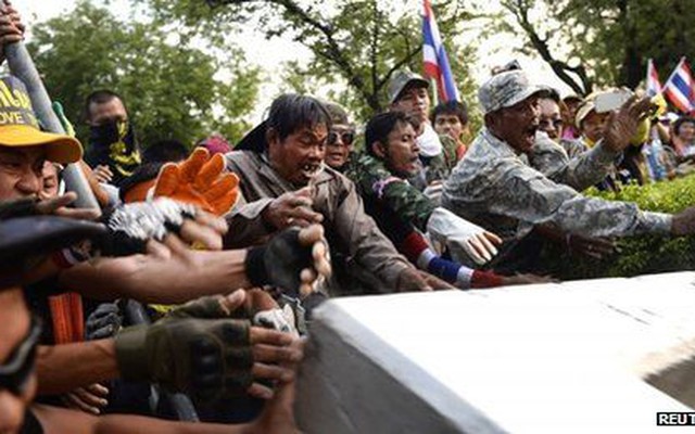 Chính phủ Thái Lan "phải từ chức trong 2 ngày"