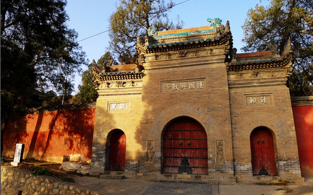 Trung Quốc phá cấu trúc chùa cổ nghìn tuổi để được là di sản
