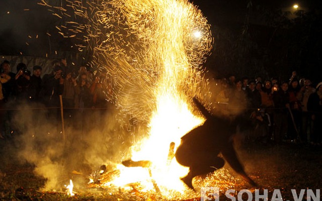 Chùm ảnh: Độc đáo với lễ hội nhảy lửa của người Pà Thẻn