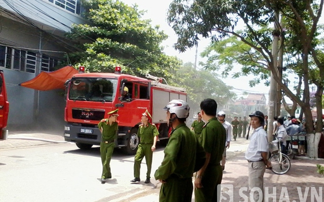 Đài phát thanh truyền hình Hà Tĩnh bốc cháy giữa trưa nắng