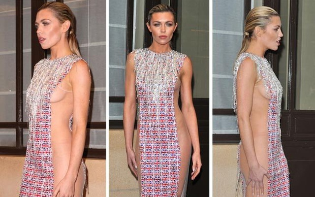 Abbey Clancy gây sốc với trang phục quốc kỳ xuyên thấu