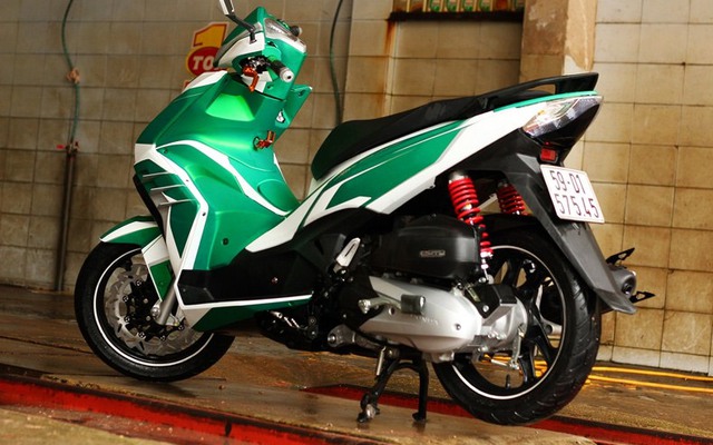 Air Blade 125 phối màu xanh Heineken trẻ trung