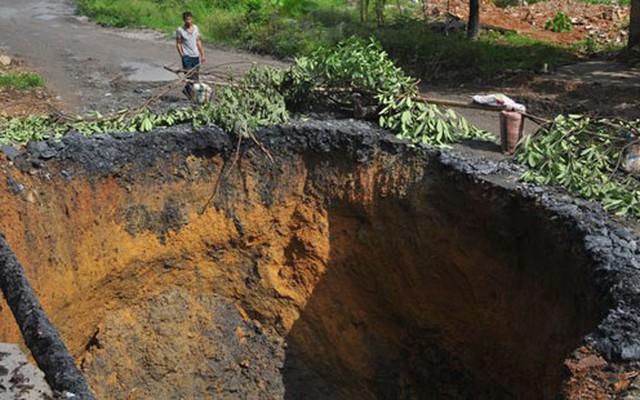 Hố tử thần không đáy làm 400 hộ dân Phú Thọ sợ hãi