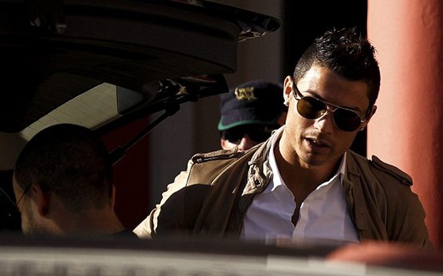 Cris Ronaldo bất ngờ bỏ tập vì chấn thương