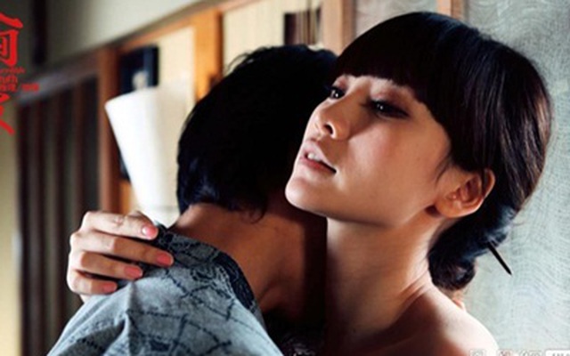 "Người đẹp ngực khủng" Liễu Nham khoe cảnh nóng trên poster phim