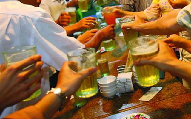 TP.HCM đề xuất cấm bán rượu bia sau 22h