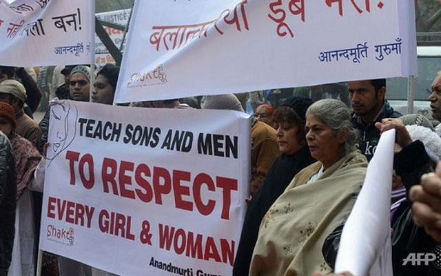 Ấn Độ: Đánh bom gần nhà hung thủ vụ hiếp tập thể