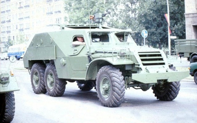 Việt Nam 'cải lão hoàn đồng' xe bọc thép BTR-152