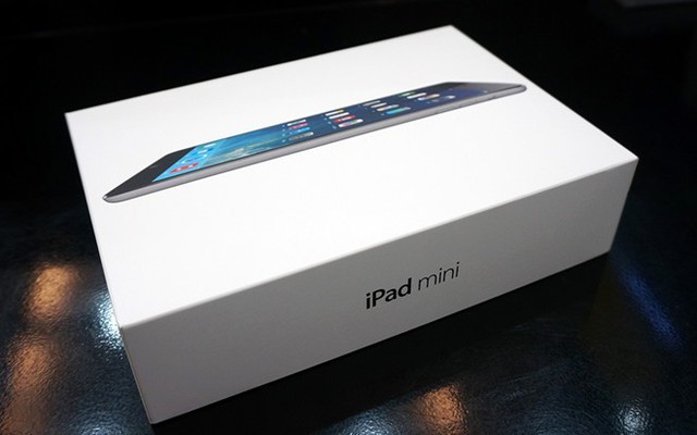 'Đập hộp' iPad Mini 2013 màu xám, giá 10,8 triệu tại Sài Gòn