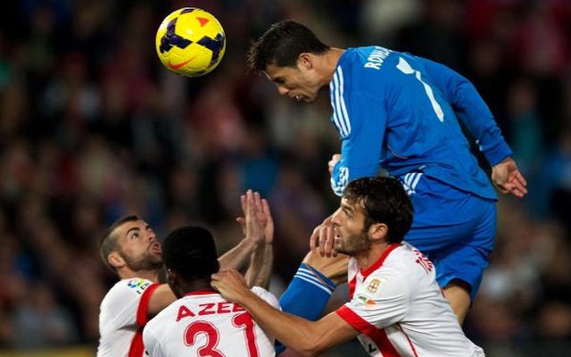 TIN VẮN CHIỀU 24/11: Ronaldo sánh ngang cùng Hugo Sanchez