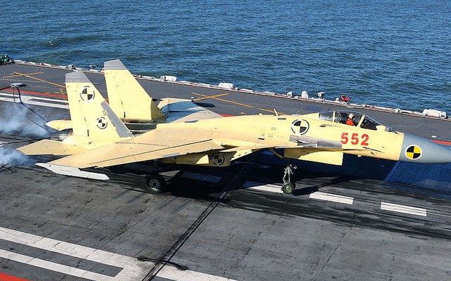 Trung Quốc trang bị phi đội tiêm kích cho tàu sân bay Liêu Ninh