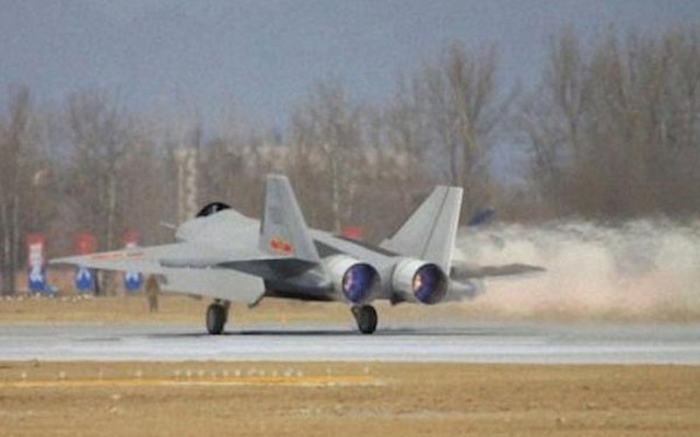 Tiêm kích J-18 Trung Quốc có thể chỉ là món "gà ảo" hù thiên hạ
